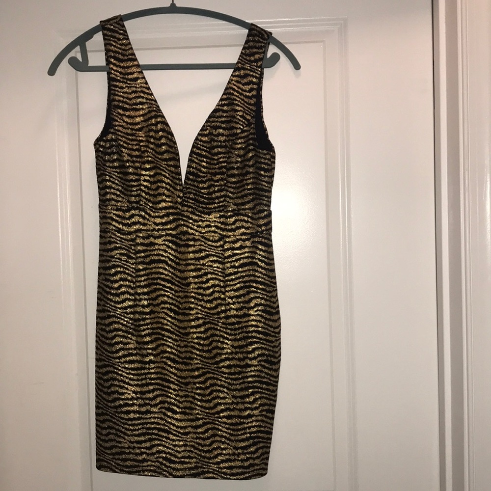 Never worn!! Ark & Co black and gold dress